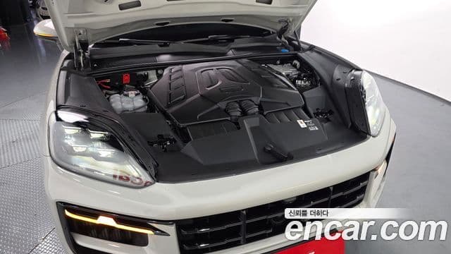 Porsche Cayenne 2025 — ფოტო 6/20