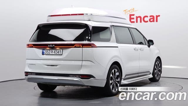 Kia Carnival 2023 — Фото 2/20