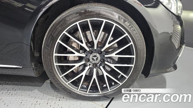 Mercedes-Benz S-Class 2021 — Photo 15/31