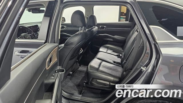 Kia Sorento 2021 — Фото 11/20