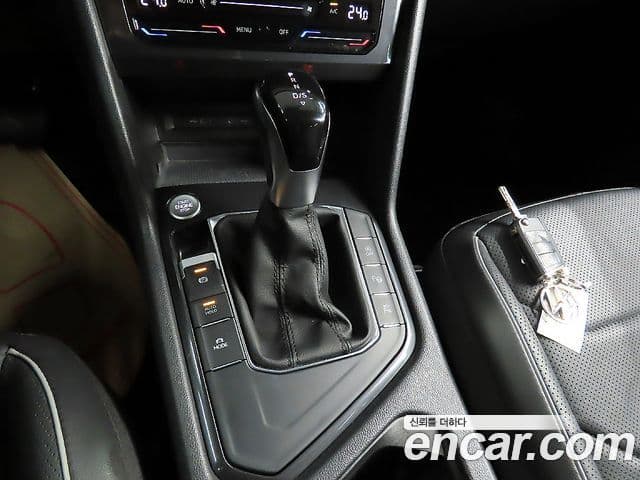 Volkswagen Tiguan Allspace 2022 — ფოტო 13/19