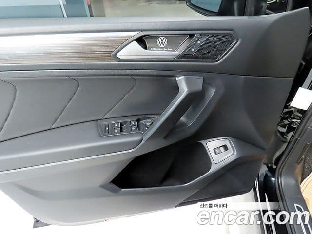 Volkswagen Tiguan Allspace 2022 — ფოტო 14/19