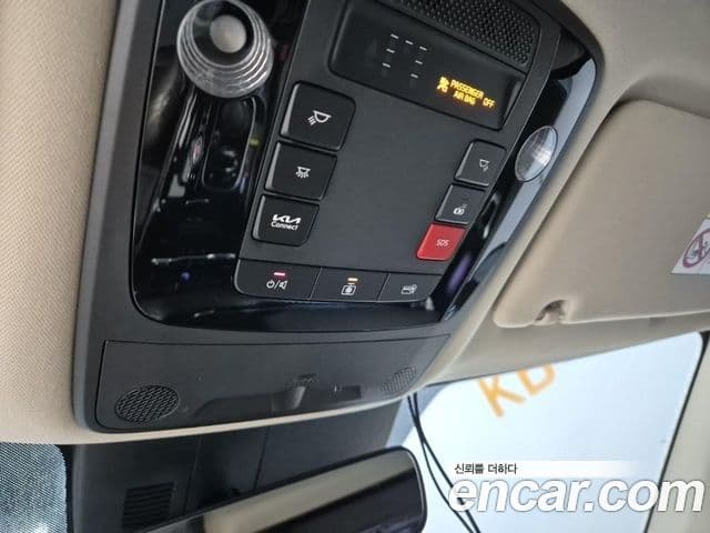 Kia Carnival 2022 — ფოტო 16/19