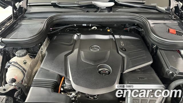 Mercedes-Benz GLS-Class 2025 — Photo 13/19