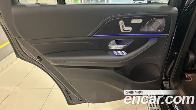 Mercedes-Benz GLS-Class 2025 — Photo 7/19
