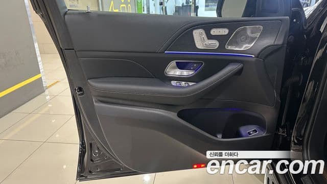 Mercedes-Benz GLS-Class 2025 — Photo 2/19
