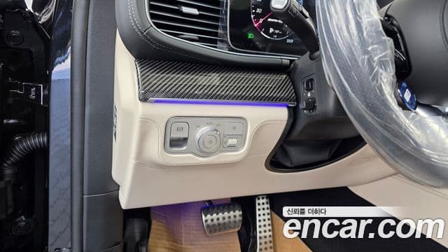 Mercedes-Benz GLS-Class 2026 — Photo 27/34