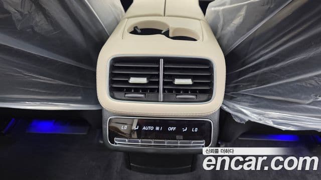 Mercedes-Benz GLS-Class 2026 — Photo 28/34