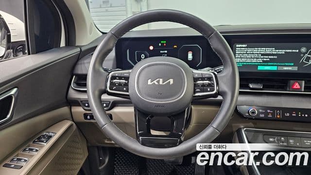Kia Carnival 2024 — ფოტო 13/20