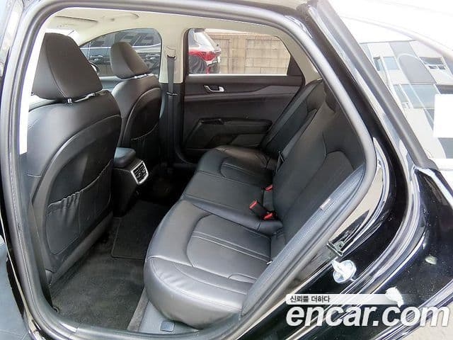 Kia K5 2022 — ფოტო 6/19