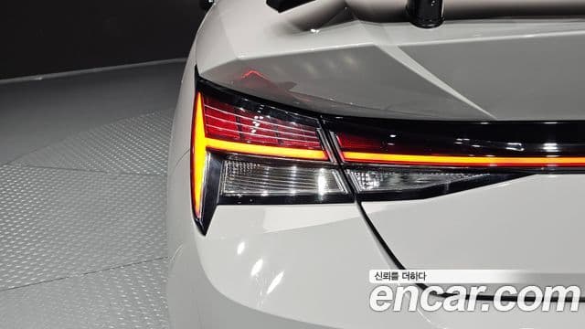 Hyundai The New Avante Hybrid 2022 — Photo 1/33