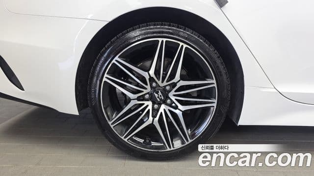 Kia Stinger 2021 — ფოტო 4/20