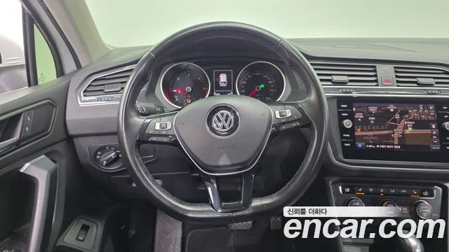 Volkswagen Tiguan 2020 — Şəkil 13/20