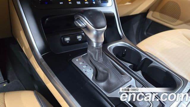 Kia Carnival 2022 — фото 9 из 20