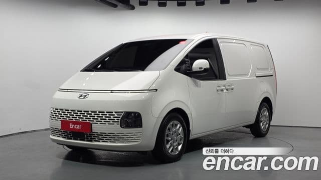 Hyundai Staria 2023 — Фото 1/20
