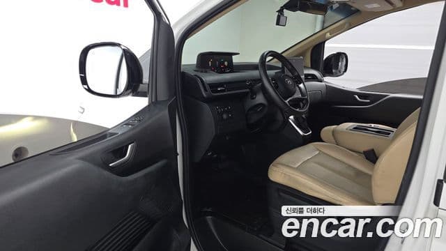 Hyundai Staria 2023 — Фото 10/20