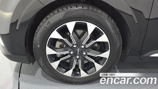 Kia Carnival 2022 — ფოტო 5/20