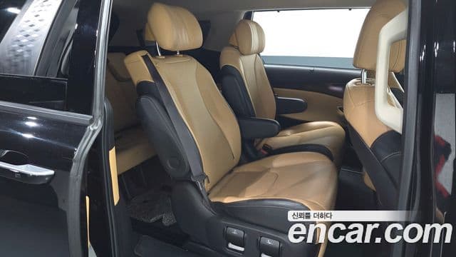 Kia Carnival 2022 — ფოტო 11/20
