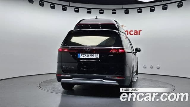 Kia Carnival 2021 — Фото 4/20