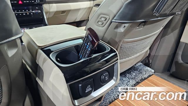Kia Carnival 2021 — Фото 17/20