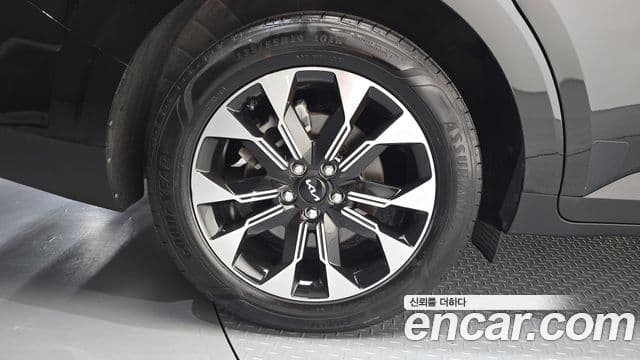 Kia Carnival 2022 — фото 5 из 20