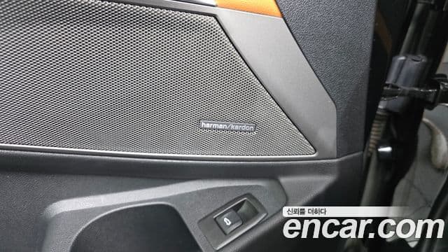 BMW 3 Series 2023 — ფოტო 18/20