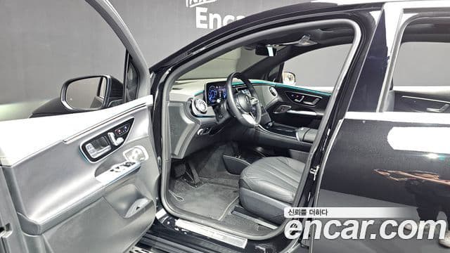 Mercedes-Benz EQE SUV 2023 — ფოტო 19/22