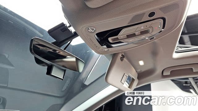 Audi Q7 2019 — Şəkil 17/20