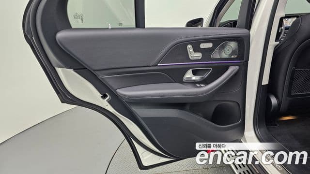 Mercedes-Benz GLE-Class 2025 — Photo 16/32