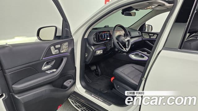 Mercedes-Benz GLE-Class 2025 — Photo 22/32