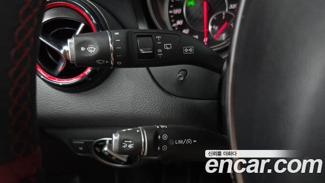Mercedes-Benz GLA-Class 2018 — Фото 17/20