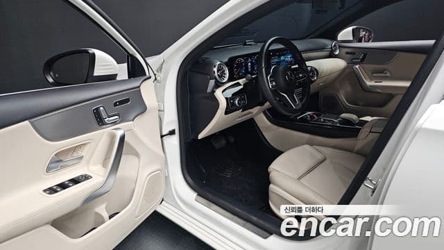 Mercedes-Benz A-Class 2022 — ფოტო 11/20