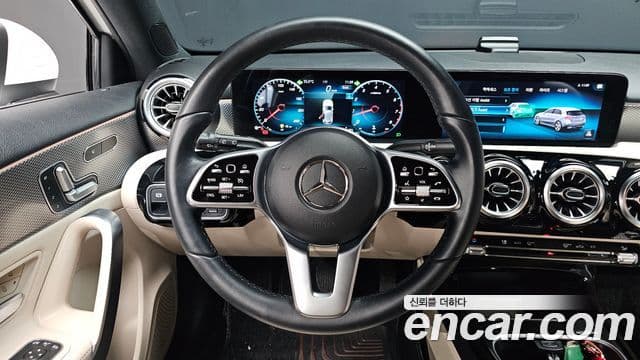 Mercedes-Benz A-Class 2022 — ფოტო 13/20