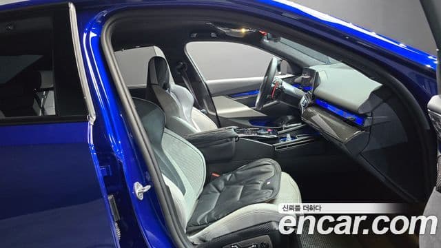 BMW M5 2025 — Photo 12/30