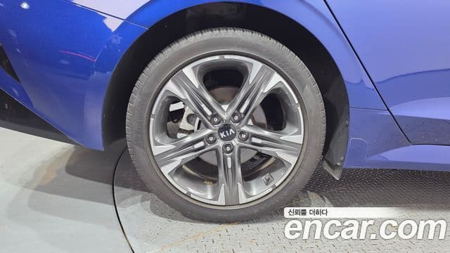 Kia K5 2020 — ფოტო 5/20