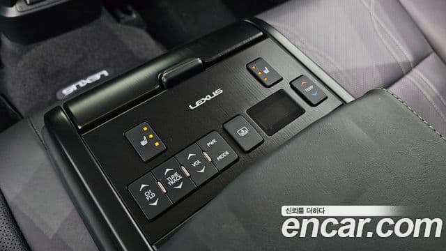 Lexus ES300h 2019 — ფოტო 19/20
