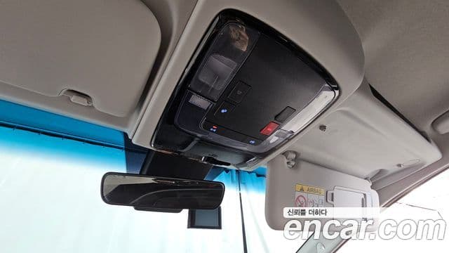 Hyundai Staria 2024 — ფოტო 19/20