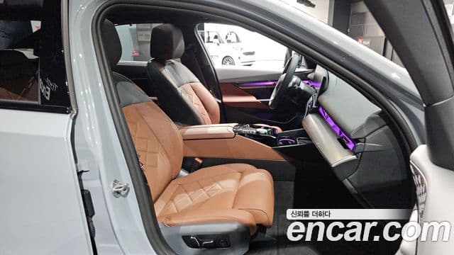 BMW 5 Series 2025 — Şəkil 12/20