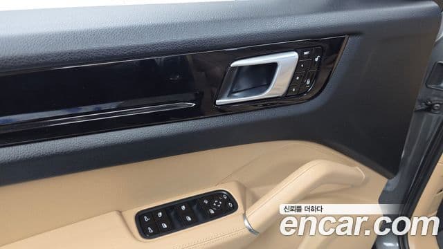 Porsche Cayenne 2019 — Şəkil 16/20