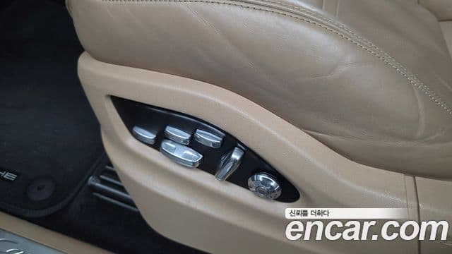Porsche Cayenne 2019 — Photo 3/32