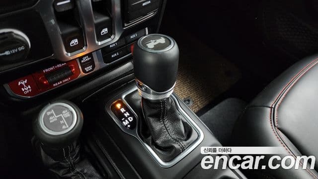 Jeep Wrangler 2024 — Фото 9/20