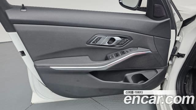 BMW 3 Series 2021 — Photo 3/35
