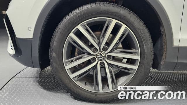 Volkswagen Tiguan Allspace 2022 — ფოტო 5/20