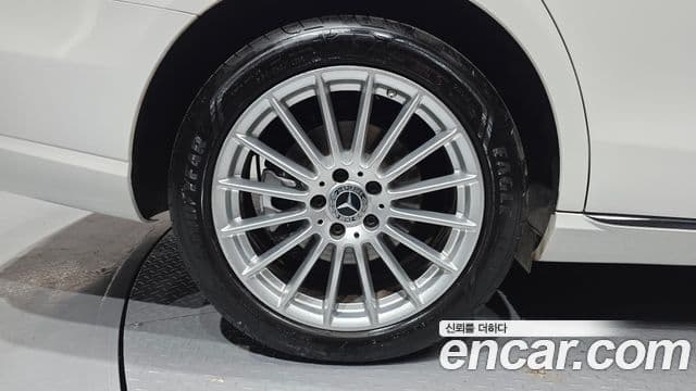 Mercedes-Benz E-Class 2022 — Фото 4/20
