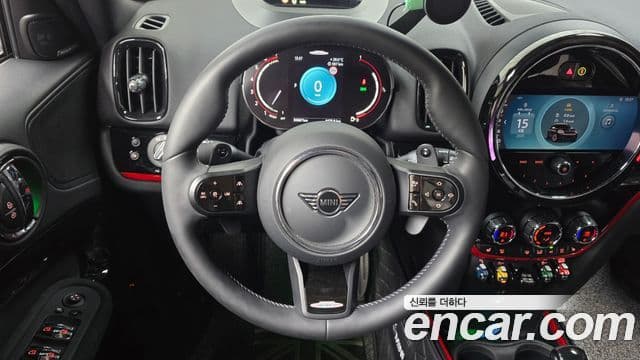 Mini Cooper S Countryman 2023 — Фото 12/20