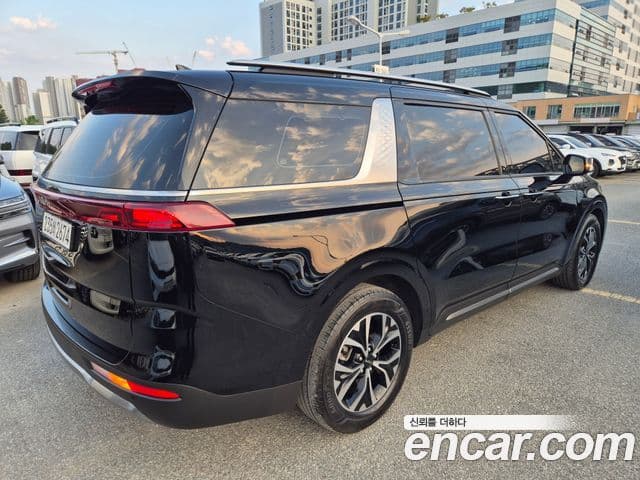 Kia Carnival 2022 — ფოტო 5/20