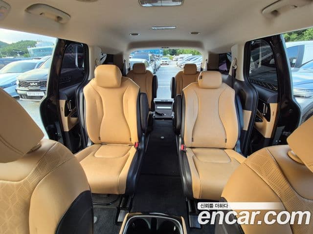 Kia Carnival 2022 — ფოტო 9/20