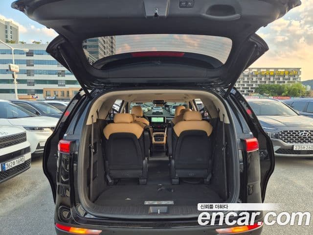 Kia Carnival 2022 — ფოტო 12/20