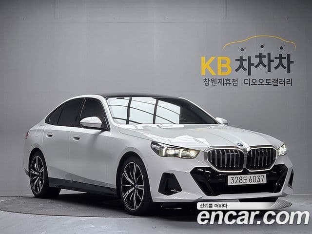 BMW 5 Series 2025 — фото 4 из 20