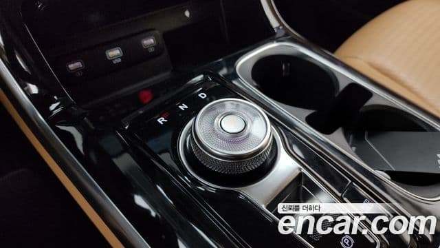 Kia Carnival 2021 — фото 9 из 20